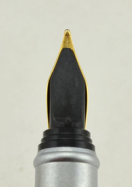 Duke 216B Viceroy Fountain Pen - Gold Diamond Pattern, Fine (New
